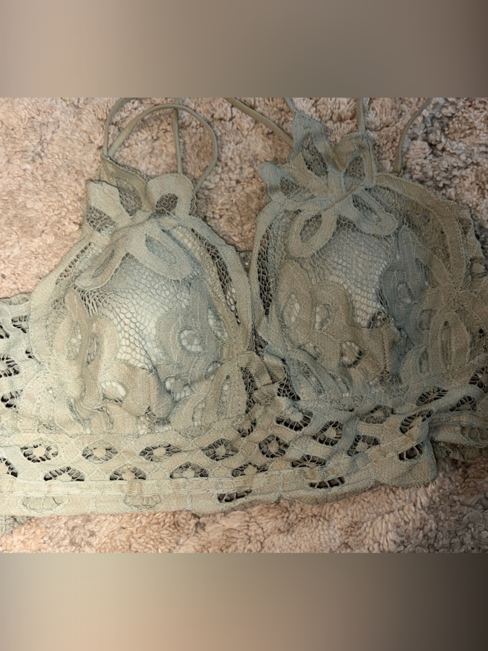 3/$20! Offers open! Medium bralette Zenana Outfitters Olive Green Lace Bralette - Picture 2 of 4